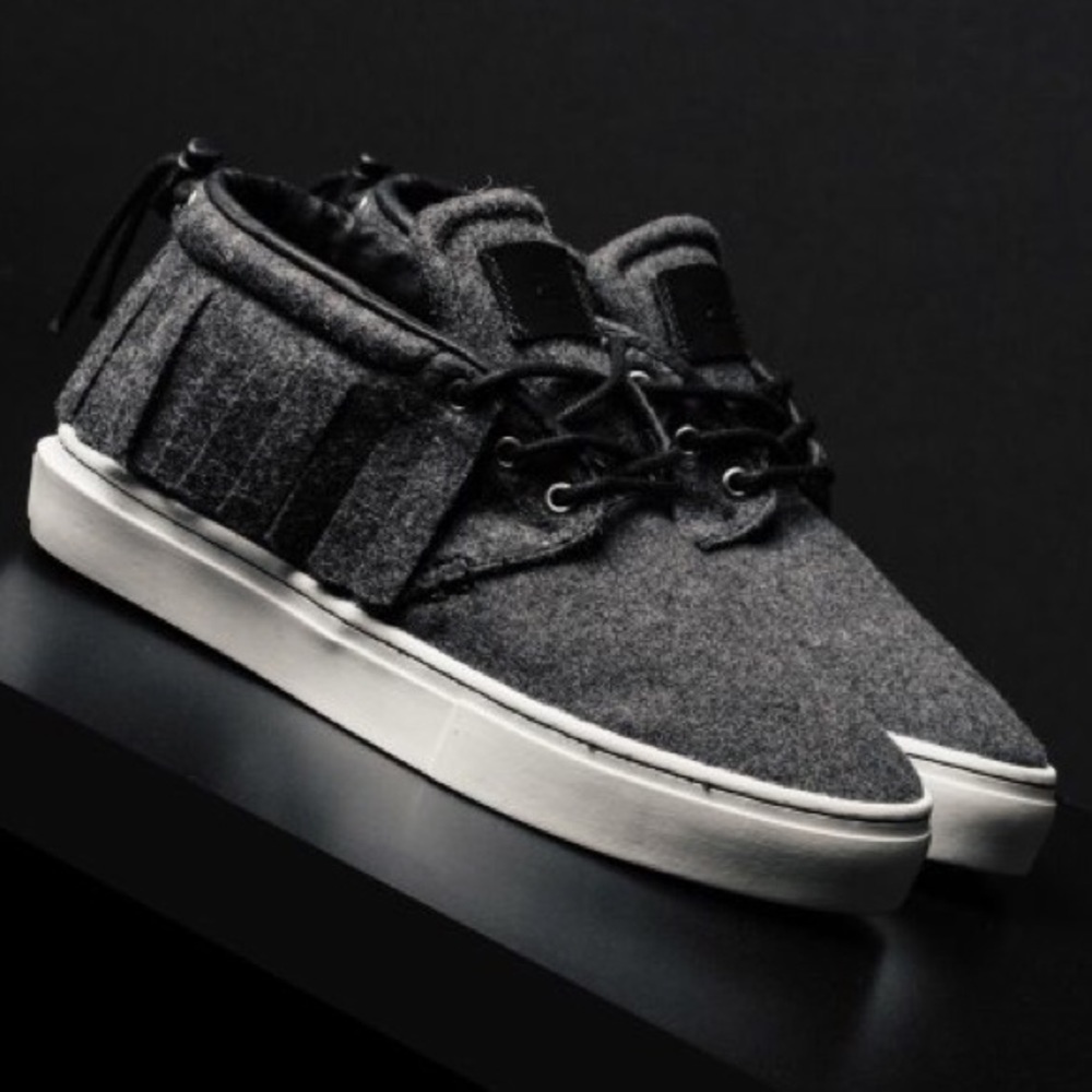 Clear Weather One-O-One Mid-Top Fashion Sneakers